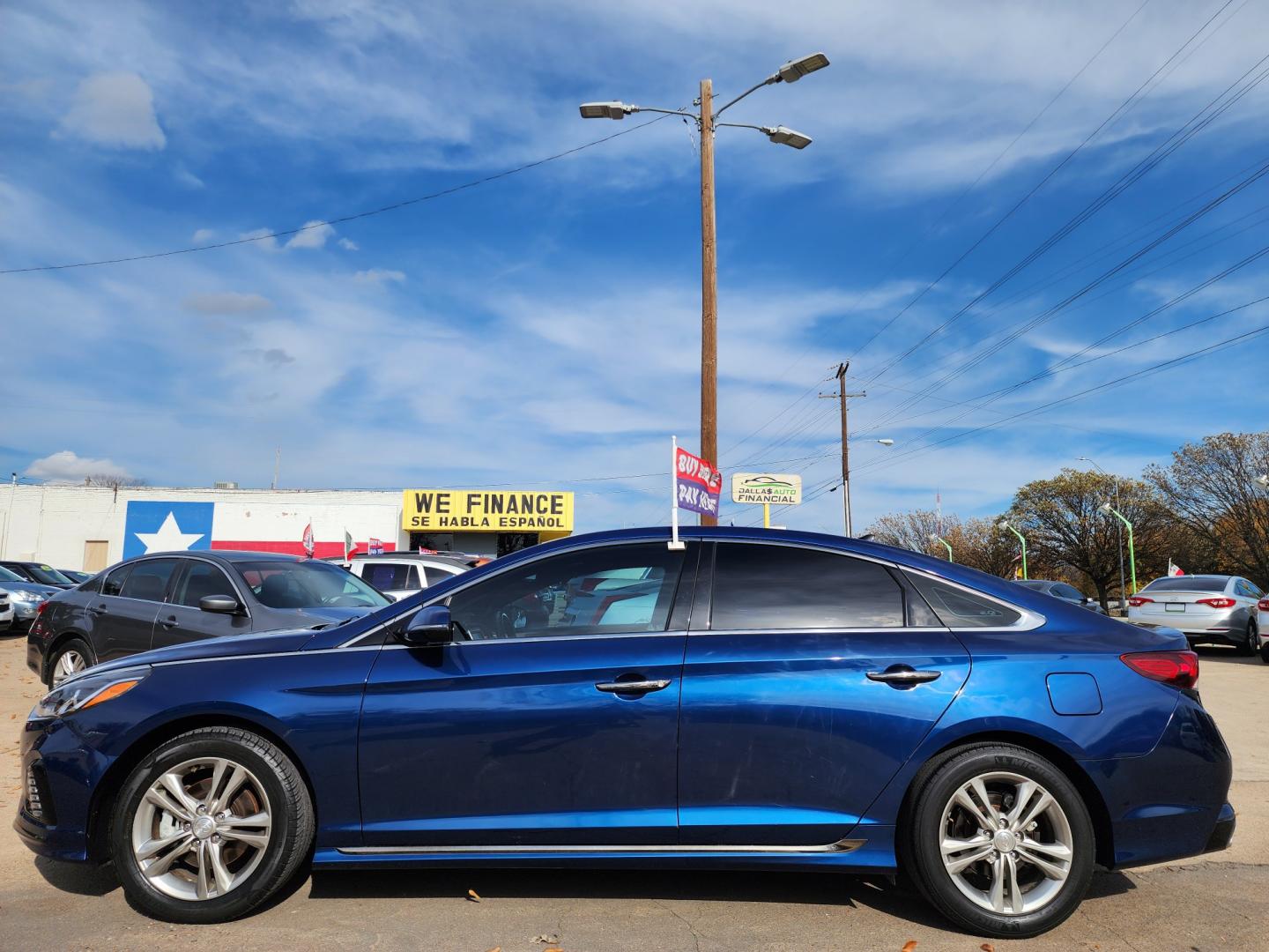 2018 BLUE Hyundai Sonata Sport (5NPE34AF7JH) with an 2.4L L4 DOHC 16V engine, 6A transmission, located at 2660 S.Garland Avenue, Garland, TX, 75041, (469) 298-3118, 32.885551, -96.655602 - Welcome to DallasAutos4Less, one of the Premier BUY HERE PAY HERE Dealers in the North Dallas Area. We specialize in financing to people with NO CREDIT or BAD CREDIT. We need proof of income, proof of residence, and a ID. Come buy your new car from us today!! This is a Very clean 2018 HYUNDAI SON - Photo#6